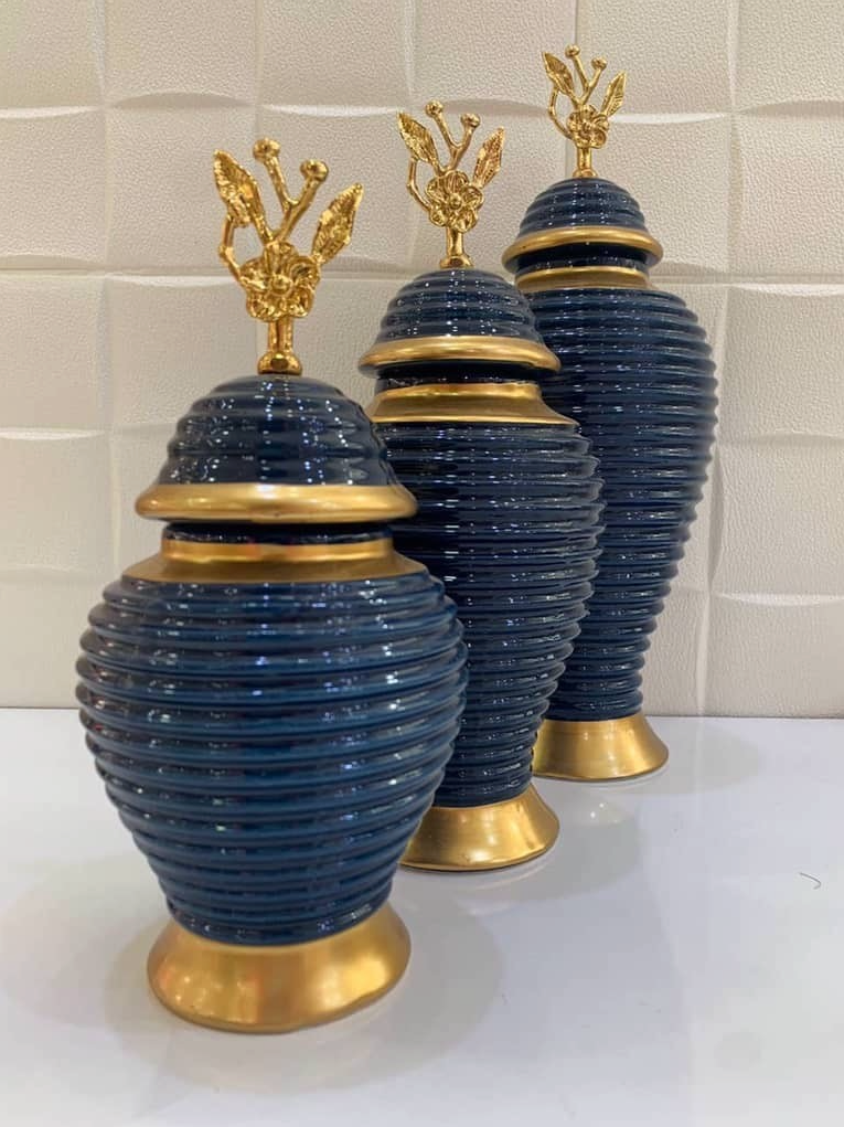 Elegant 3-Piece Vase Statue Set with Covers