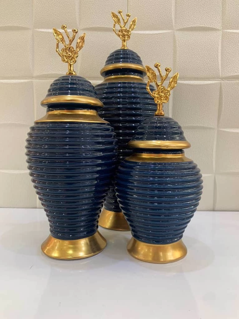 Elegant 3-Piece Vase Statue Set with Covers